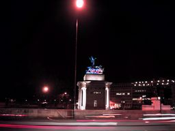 File name    : wellington_arch_night_pic01_6.JPG
File size    : 118251 bytes
File date    : 2001:01:26 12:47:03
Camera make  : Canon
Camera model : Canon PowerShot S20
Date/Time    : 2001:01:26 12:47:03
Resolution   : 1536 x 1152
Flash used   : No
Focal length :  6.5mm  (35mm equivalent: 33mm)
CCD width    : 7.06mm
Exposure time: 0.700 s 
Aperture     : f/2.9
Focus dist.  : 65.54m
Metering Mode: center weight
Jpeg Quality : normal
Jpeg process : Baseline
